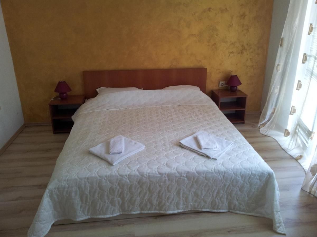 Отель Hotel Zara Rooms Стара-Загора-7